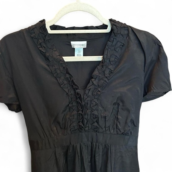 🖤 Motherhood Maternity Black Dress
Size Medium - Picture 4 of 9